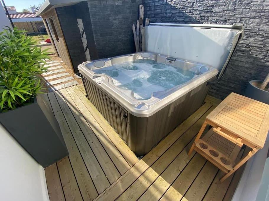 Villa Avec Jacuzzi Proche De La Mer Et Du Centre Barbatre Экстерьер фото